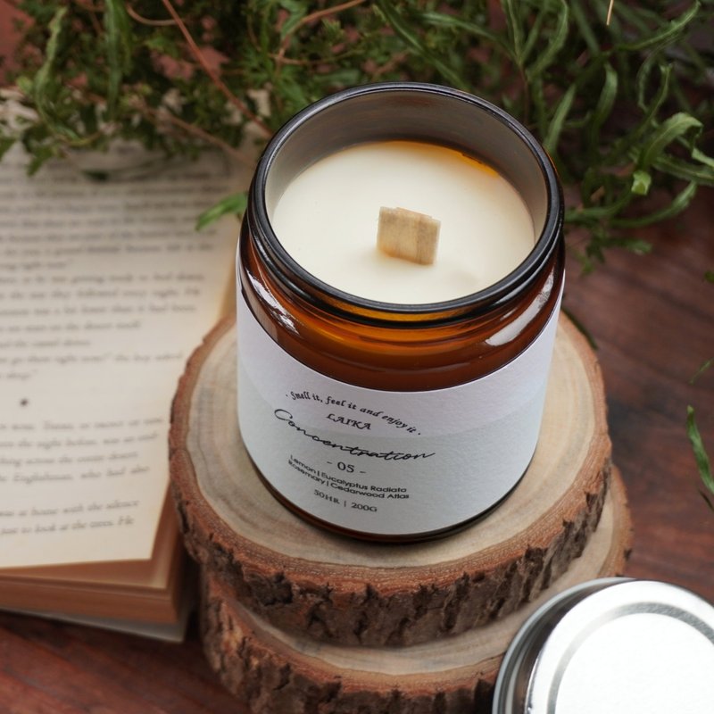 精油蜡烛 25/50hr - 05专注当下 (木芯 非基改大豆蜡 减塑包装) - 蜡烛/烛台 - 蜡 咖啡色