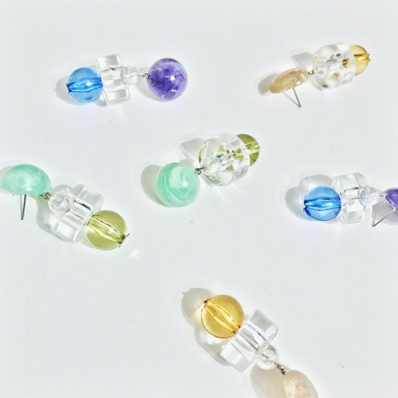 Marygo［宇宙糖果］立体透明耳环 - 耳环/耳夹 - 其他金属 多色