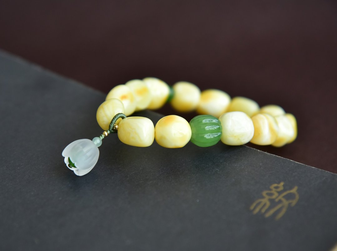 【蜜语】Amber天然琥珀大尺寸白花蜜随行珠清新手串 - 手链/手环 - 宝石 黄色