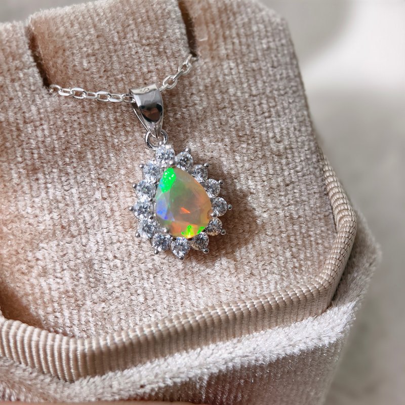 圣诞节礼物 独一无二的刻面蛋白石0.75克拉 - 项链 - 纯银 