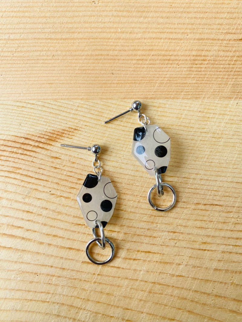 黑白圈个性手作耳环 - 耳环/耳夹 - 纯银 