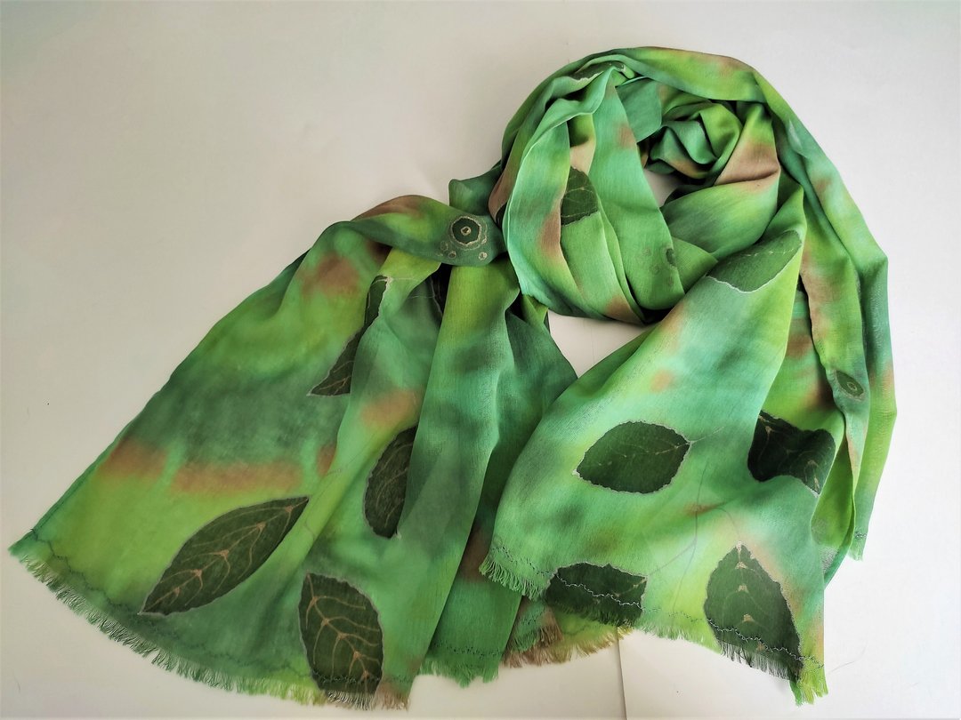 Green scarf with leaves Large cotton head scarf for women Hand dyed scarf - 丝巾 - 棉 绿色