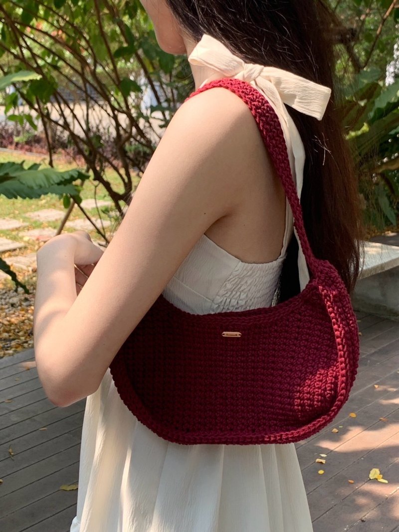 女士定制钩针新月形流浪包附肩带 - 手提包/手提袋 - 棉．麻 白色