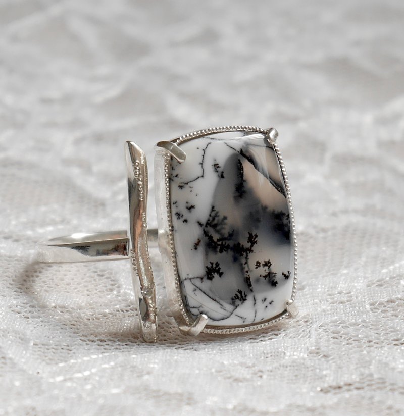 春日序曲 〜雪融け时、舞い落ちる残雪〜 树枝状蛋白石开口戒指 - 戒指 - 纯银 银色