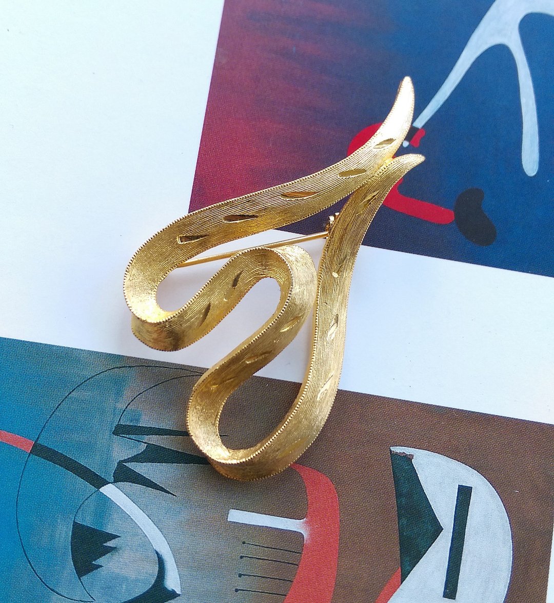 Vintage Jewelry 西洋古董饰品 JJ 流线 带子 别针 - 徽章/别针 - 其他金属 金色
