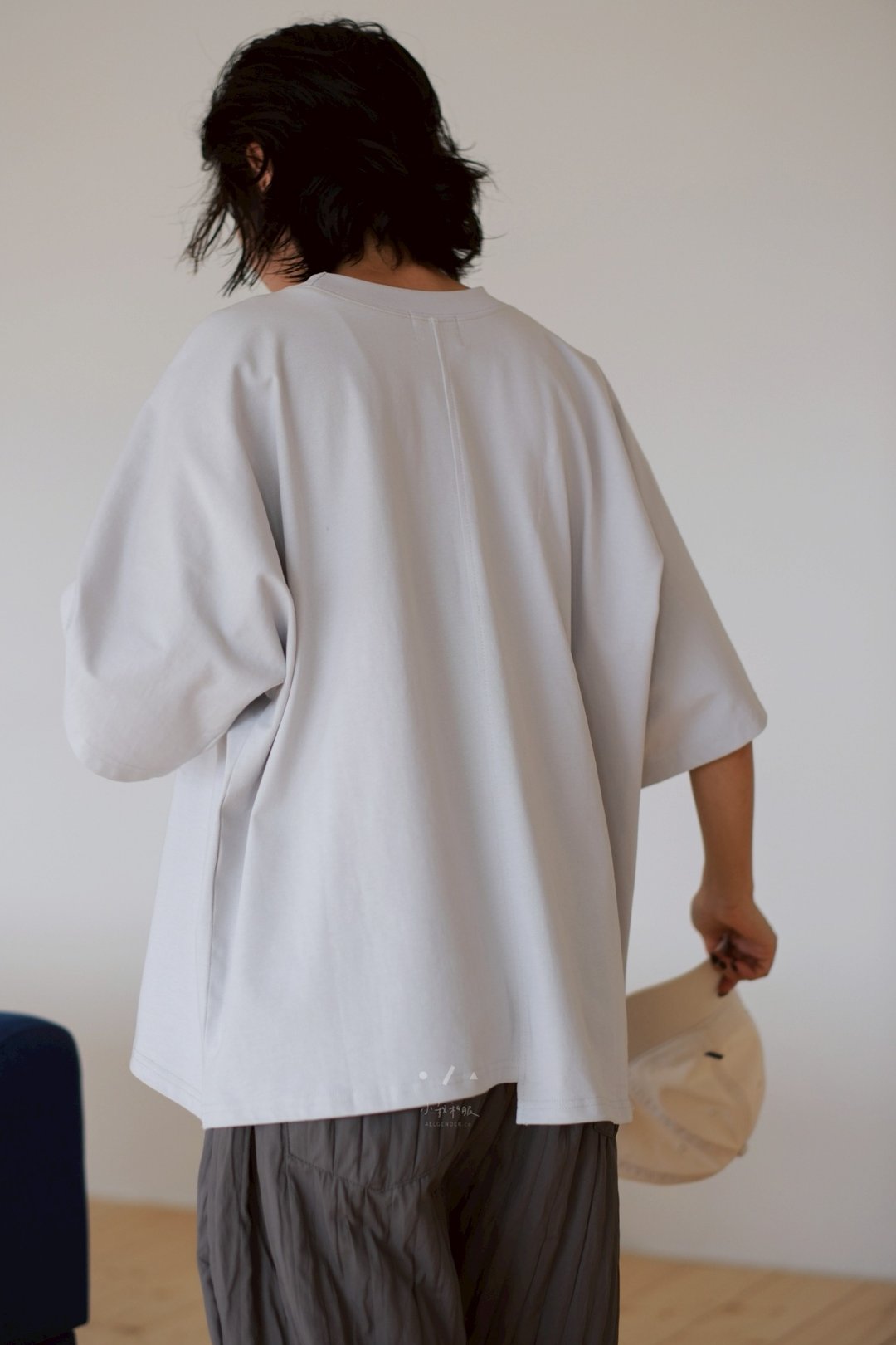 小我独家 夏日琴通宁小领六分TEE - 2色 - 冰灰 现货 - 女装 T 恤 - 棉 灰色