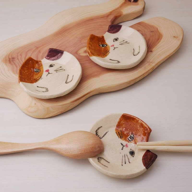 cutlery rest of Cat  【Calico cat】 - 筷子/筷架 - 陶 白色