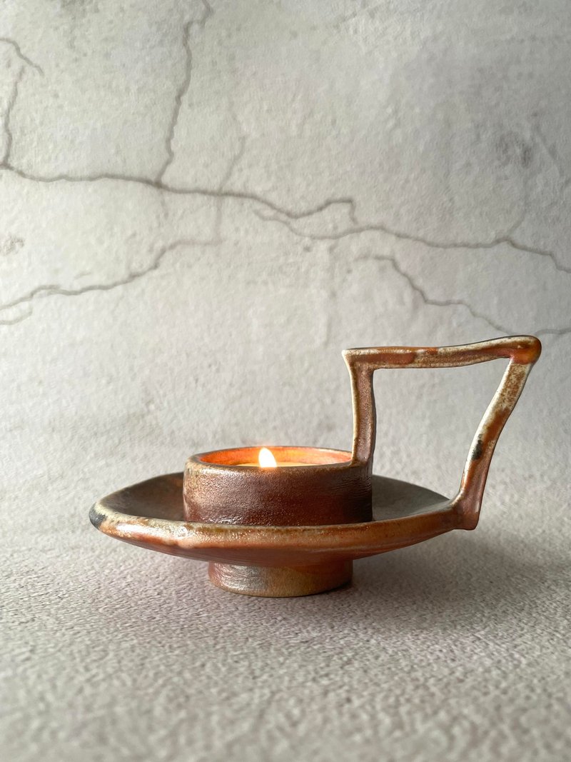 柴烧手持陶制烛台 - 檀 - 蜡烛/烛台 - 陶 咖啡色