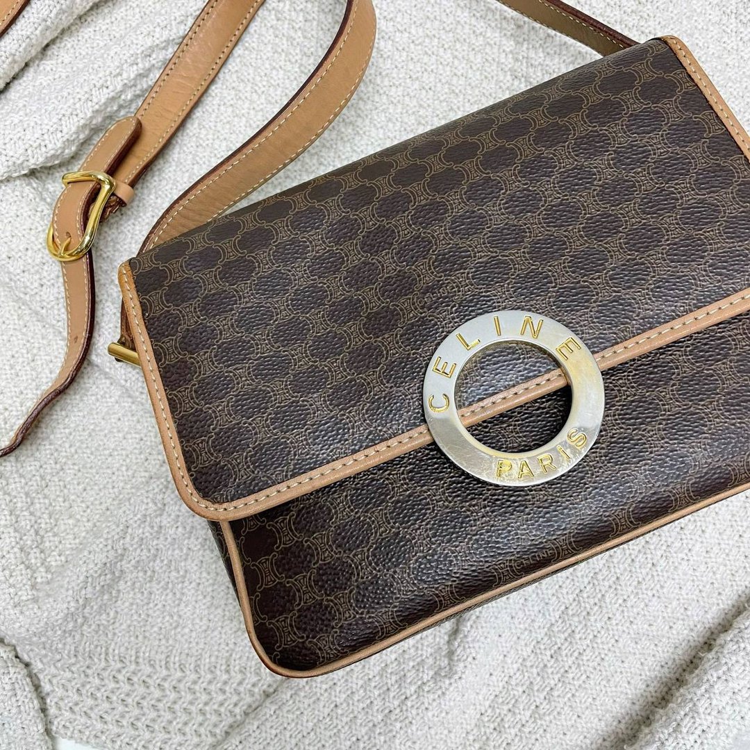 Celine Macadam Vintage 圆扣信封单肩包 - 侧背包/斜挎包 - 其他材质 咖啡色