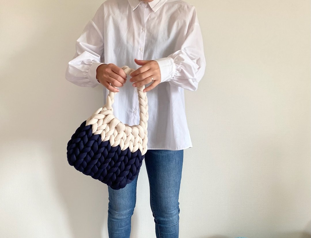 [象牙 x 海军蓝]粗针织包 Mando bag 手提包 - 手提包/手提袋 - 其他材质 白色
