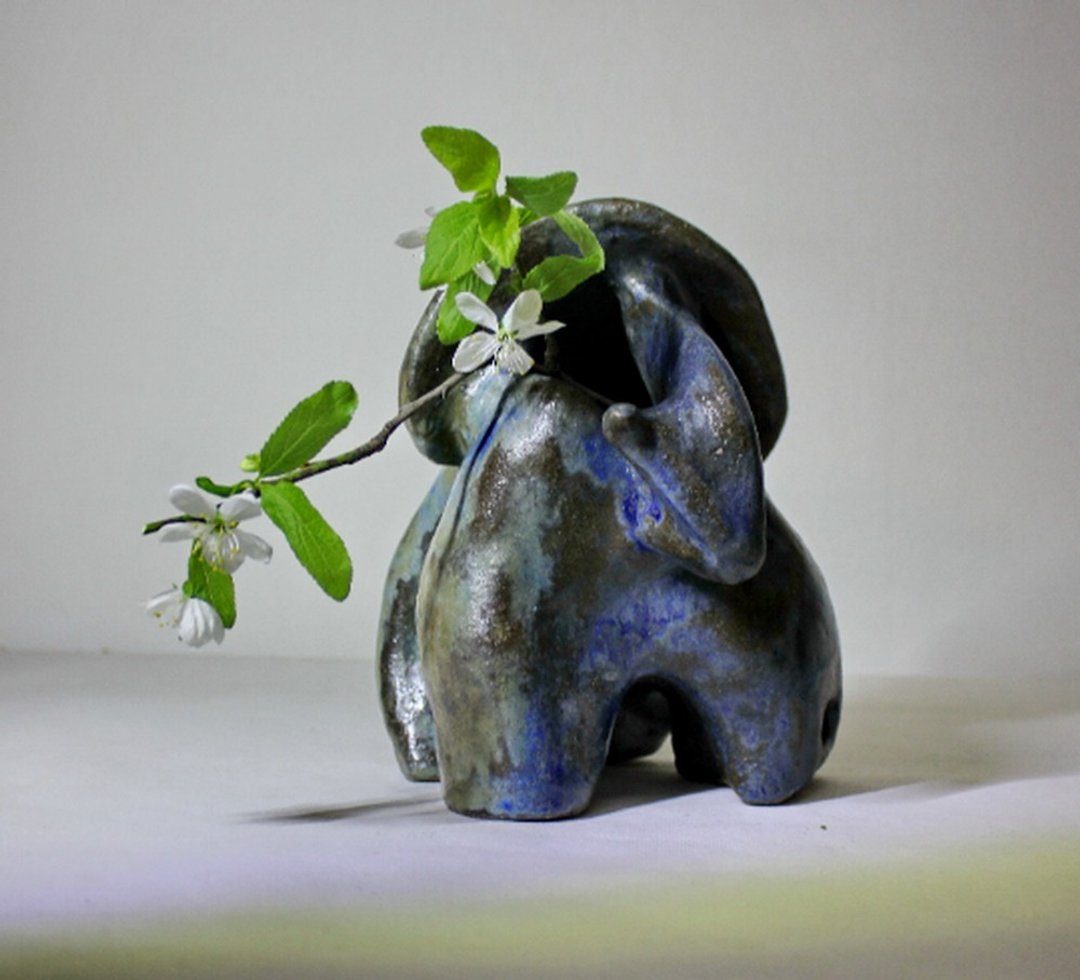 花道的不寻常容器。 Art Statue Vase.Table 陶瓷雕塑。 - 花瓶/陶器 - 陶 