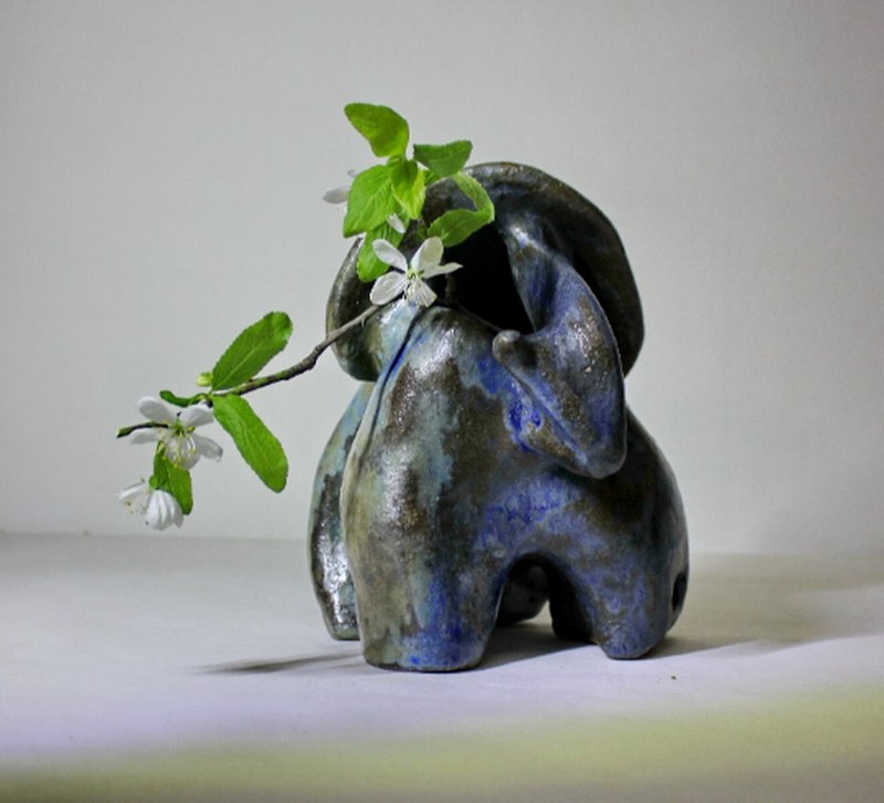 花道的不寻常容器。 Art Statue Vase.Table 陶瓷雕塑。 - 花瓶/陶器 - 陶 