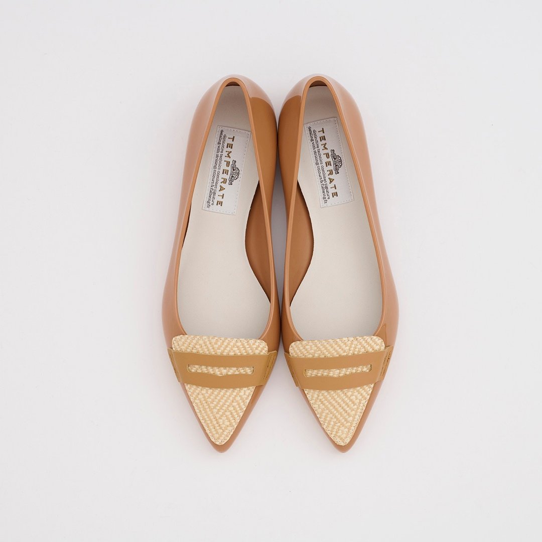 TAMARA RAFFIA (TOFFEE) PVC POINTED TOE FLAT pointed toe pumps - 雨鞋/雨靴 - 防水材质 咖啡色