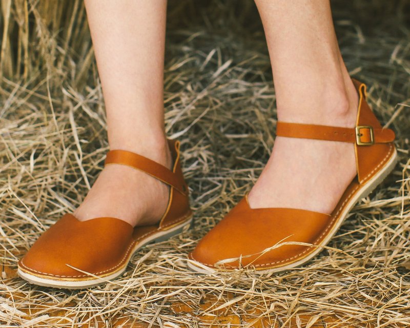 赤足皮革鞋子、皮革凉鞋、赤足凉鞋、皮革平底鞋、零足跟差 - 女款休闲鞋 - 真皮 咖啡色