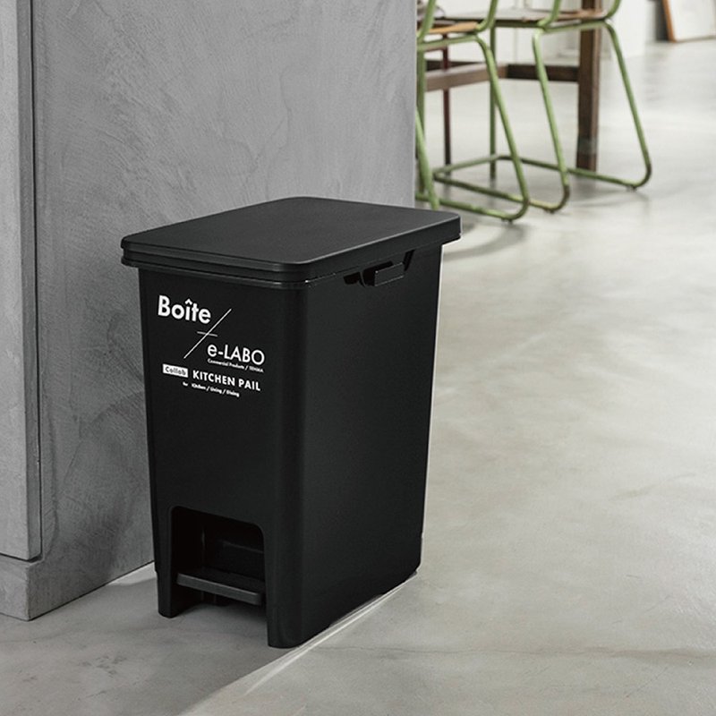 日本 LIV PLUS Boite 踩踏式垃圾桶 20L - 垃圾桶 - 塑料 白色