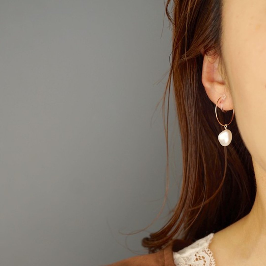 14kgf Baroque Pearl Hoop Earrings - 耳环/耳夹 - 其他金属 金色