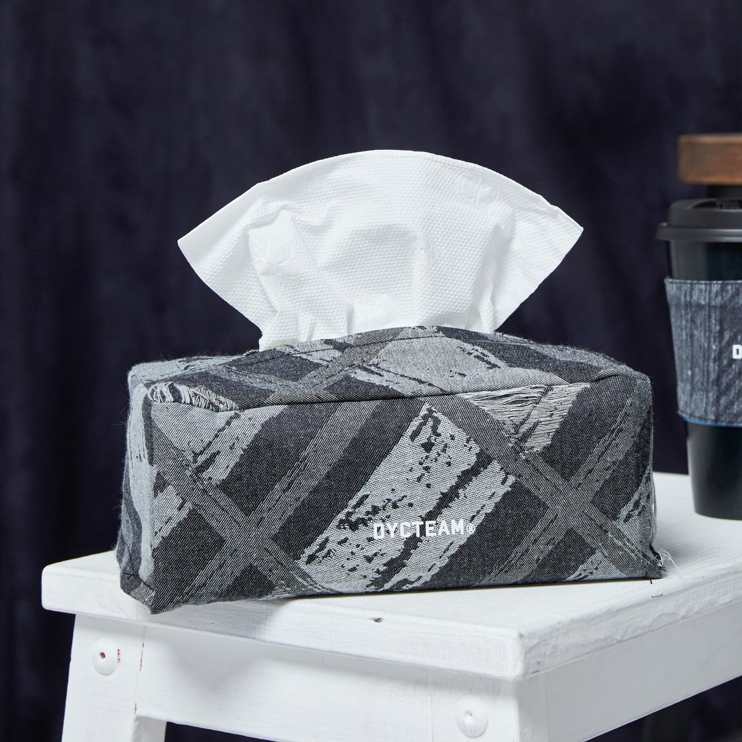 Living With DYCTEAM - Tissue Cover 丹宁缇花卫生纸套 - 收纳用品 - 棉 蓝色
