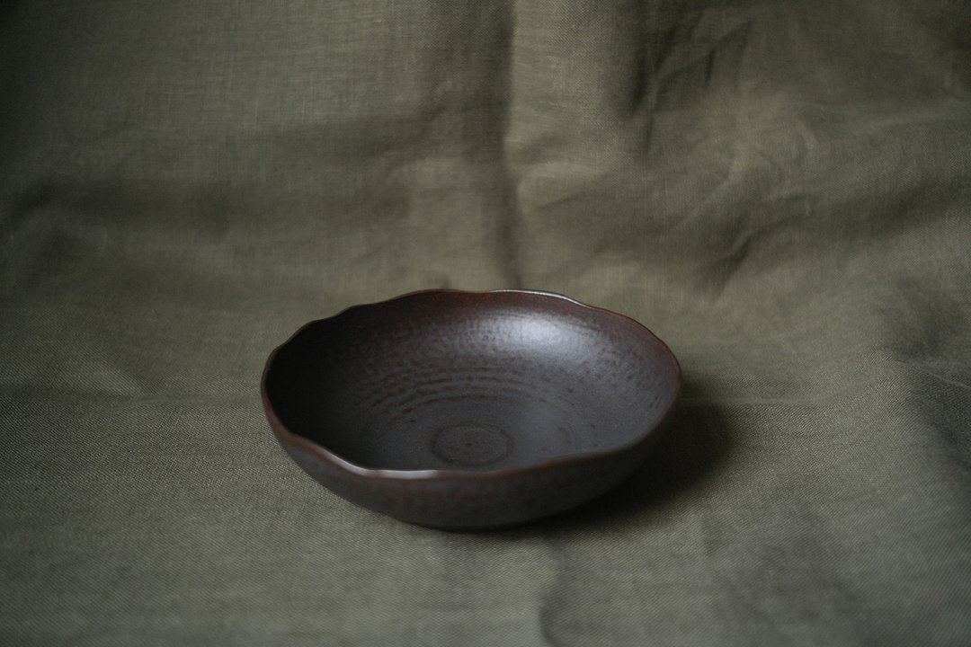 浅黑・鸢・伏・盘碗 - 盘子/餐盘/盘架 - 陶 黑色