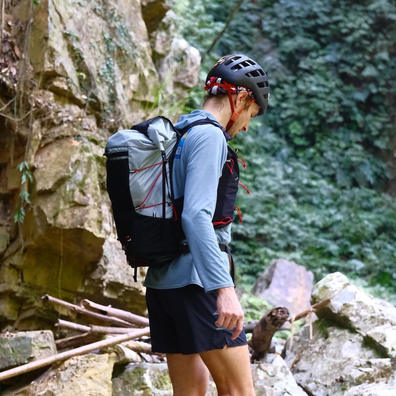 TORNADO 跑山兽疾行背心背包 - 后背包/双肩包 - 防水材质 