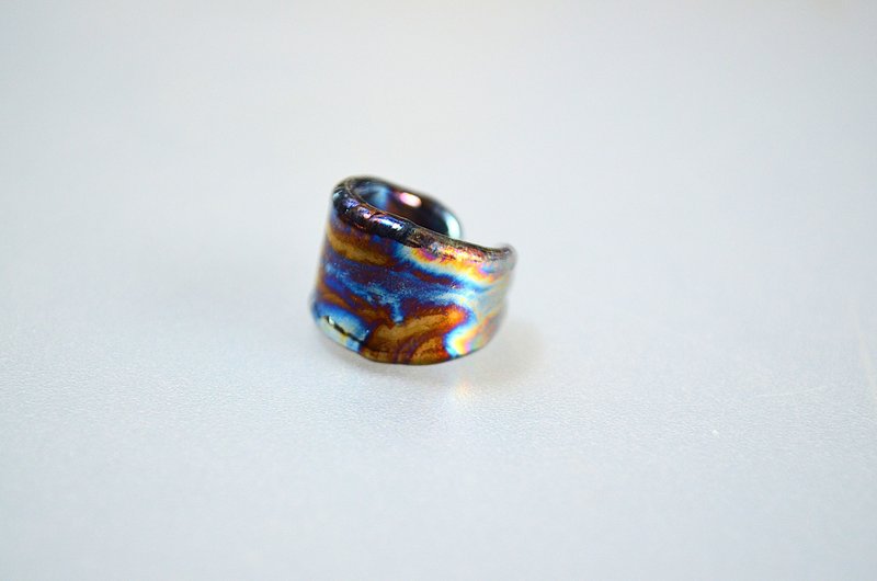 titanium ear cuff・钛金属耳骨夹・虹火・内径约 11 毫米・B - 耳环/耳夹 - 其他金属 银色