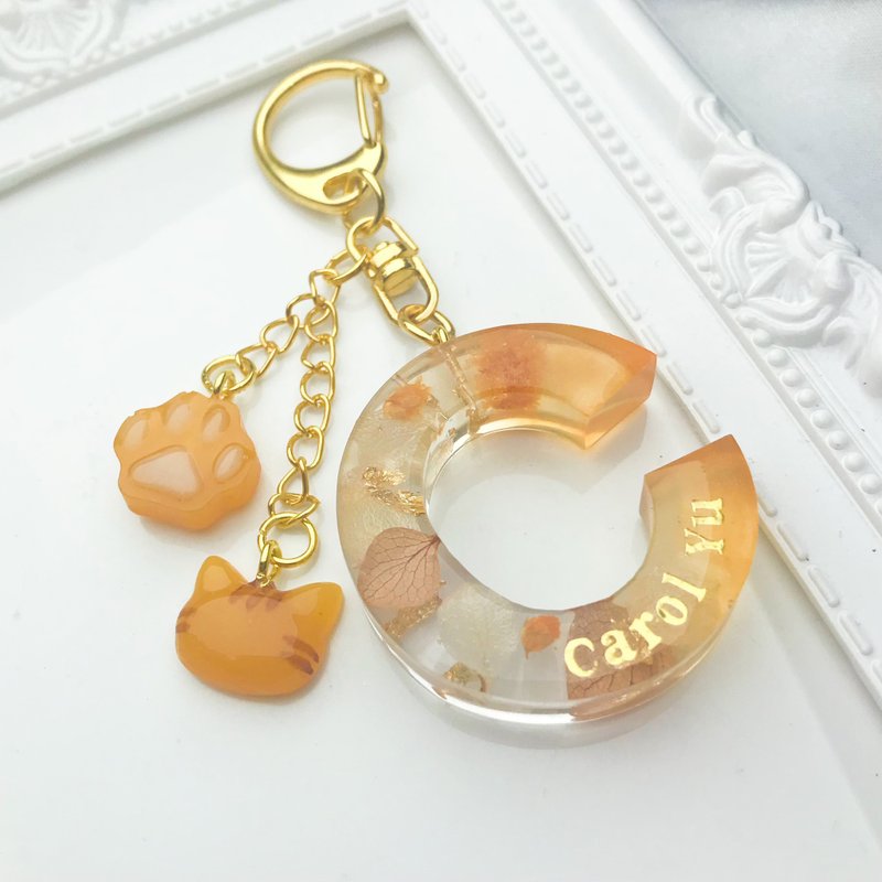 【定制化】猫咪吊饰26 大写英文字母姓名钥匙圈 - 吊饰 - 树脂 多色