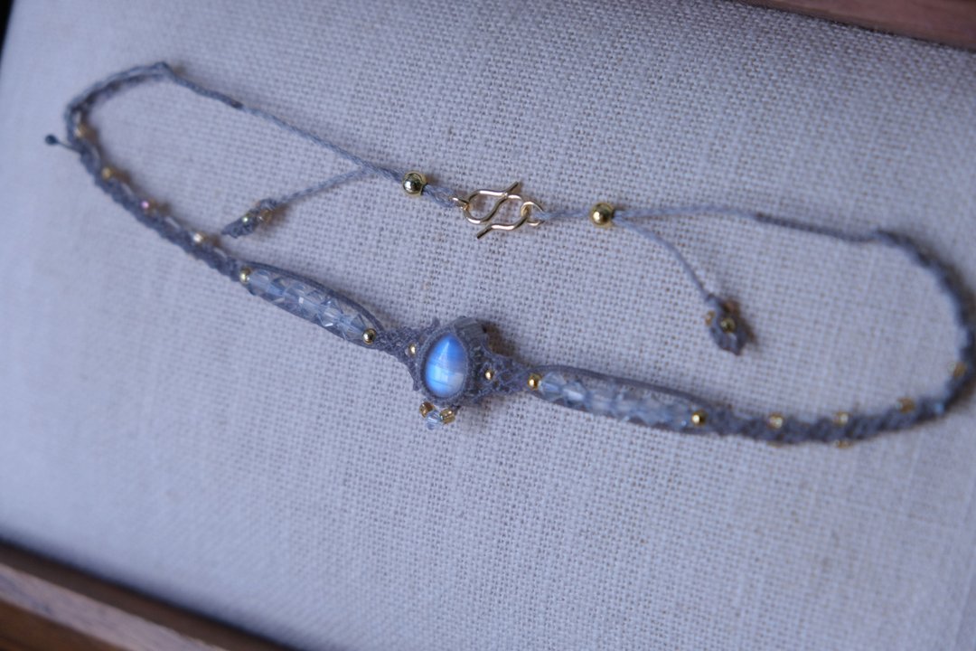 月亮石编织锁骨链 Moonstone Micro Macrame Choker - 项链 - 水晶 