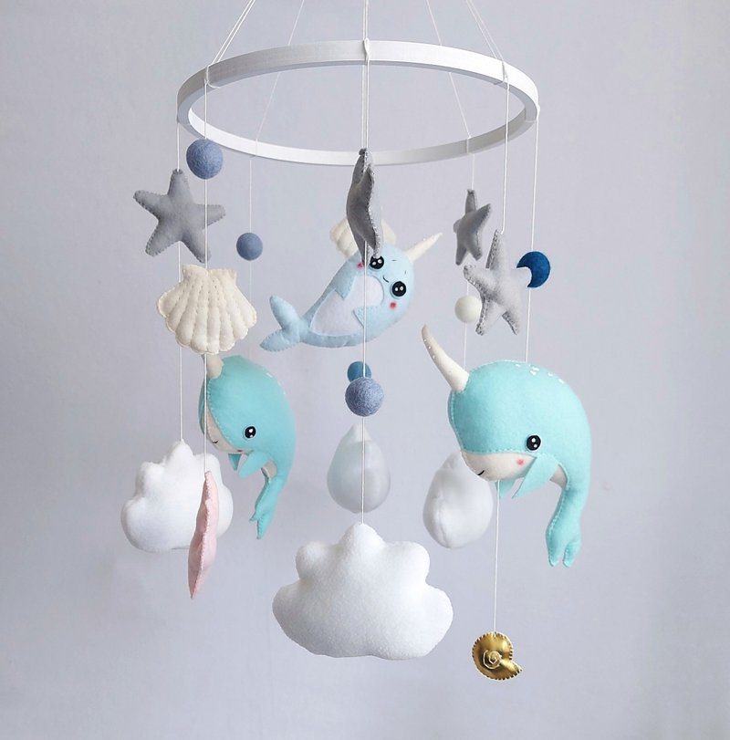 Baby mobile for nursery decor with Narwhals family - 玩具/玩偶 - 其他材质 透明