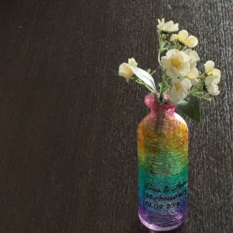 夏日缤纷七彩花瓶│定制化文字数字 艺术手写字纪念礼物 - 花瓶/陶器 - 玻璃 多色