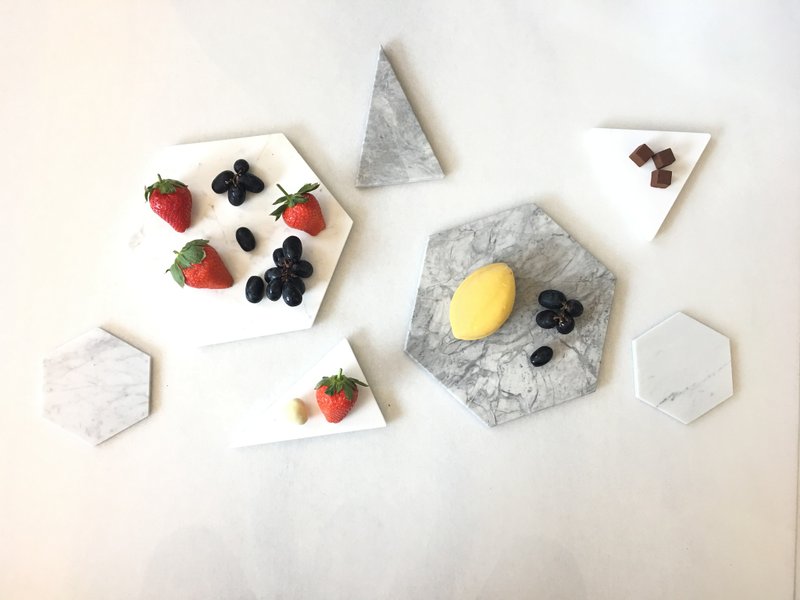 ahe DECO经典设计 六角大理石 甜点盘/摆饰盘/网络销售道具-直径24cm - 餐垫/桌巾 - 石头 银色