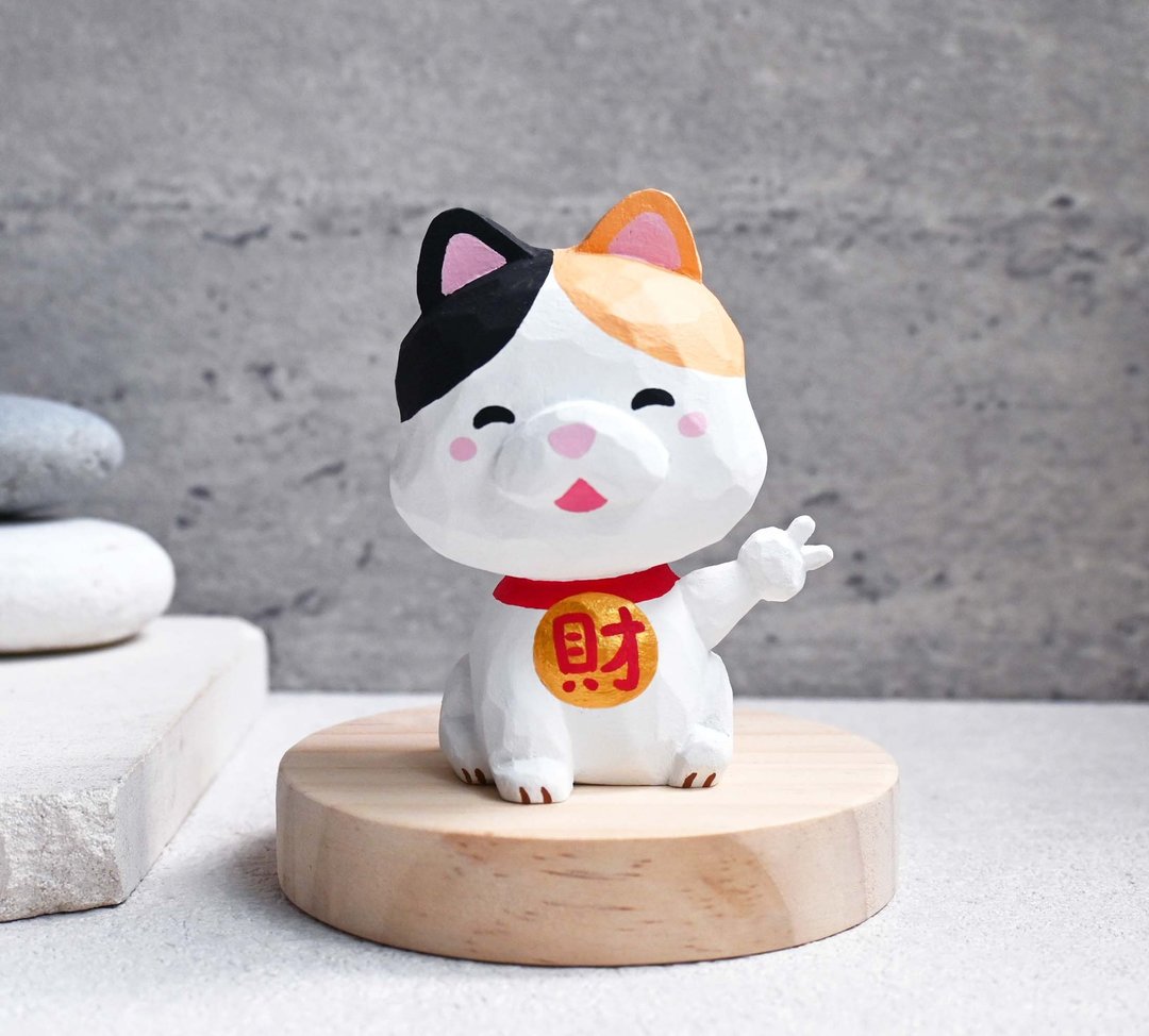 比ya招财猫摆饰 名片架 手工木雕猫咪公仔 定制化 疗愈小木雕 - 摆饰 - 木头 橘色
