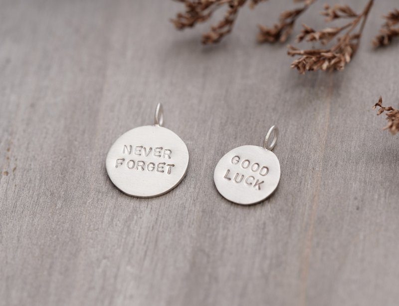 ni.kou  圆形 大圆 小圆 小吊牌 坠饰 (可定制 敲字) - 项链 - 其他金属 