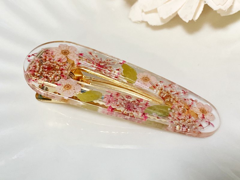 真花押花 蕾丝花小手球花 三角形中间镂空发夹 真花发饰 - 发饰 - 植物．花 红色