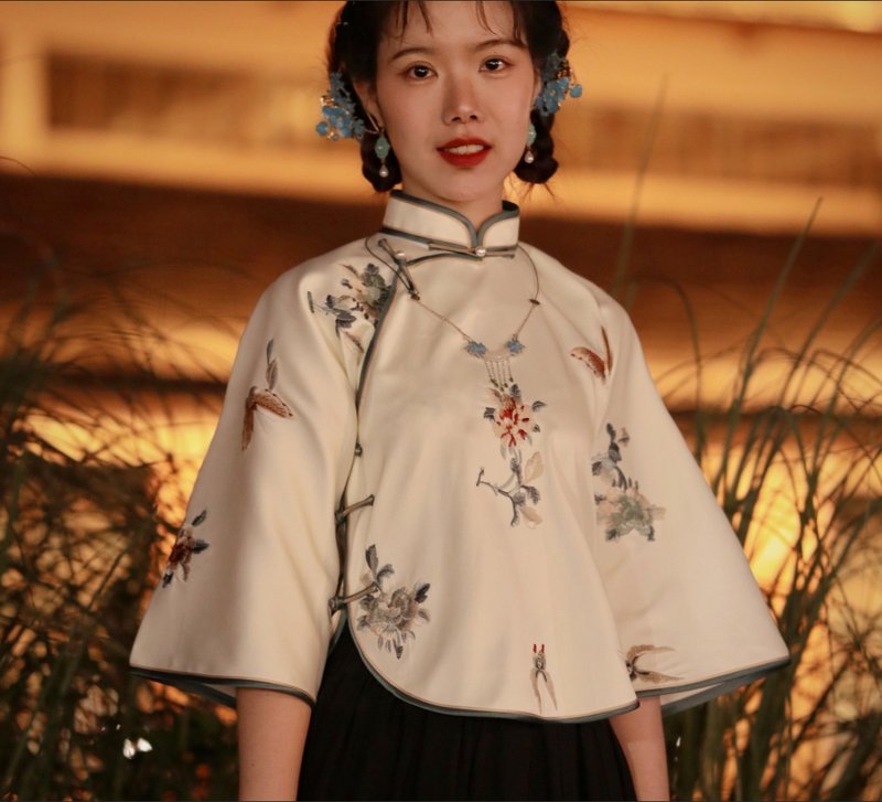 【蝶恋花】民国复古风 蝴蝶绣花平裁圆摆倒大袖上衣 - 女装上衣 - 其他材质 白色
