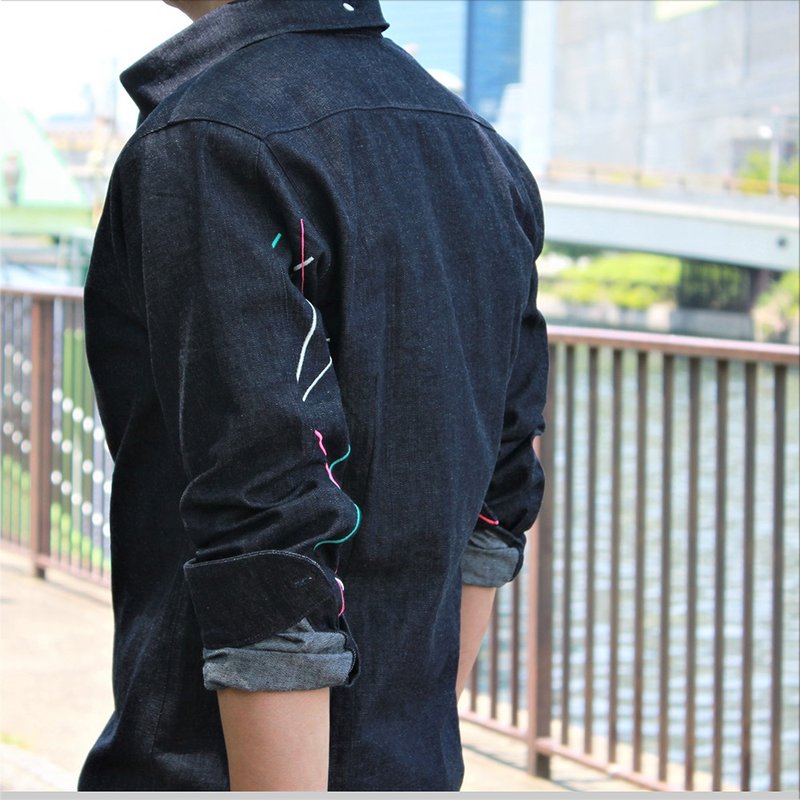 Denim shirts dress shirt beautiful casual random embroidery containing Okayama denim fabric - 男装衬衫 - 棉．麻 蓝色