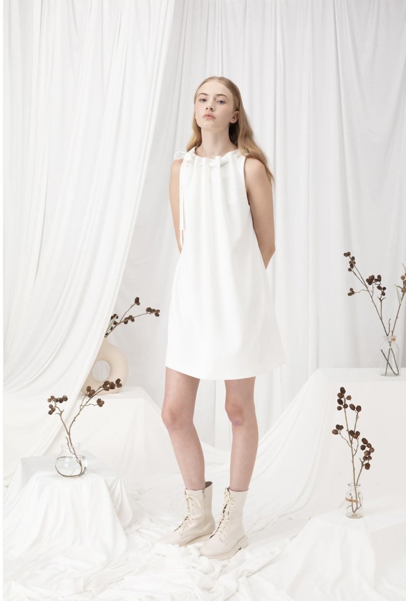 丝带细节连身裙 - 洋装/连衣裙 - 其他材质 