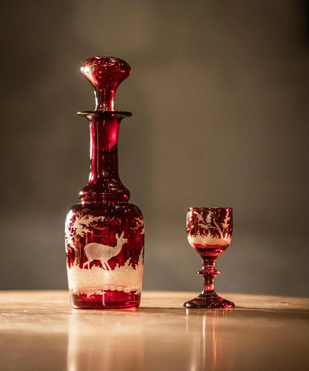 波希米亚捷克蚀刻红宝石色玻璃醒酒器及瓶塞 - 酒杯/酒器 - 玻璃 