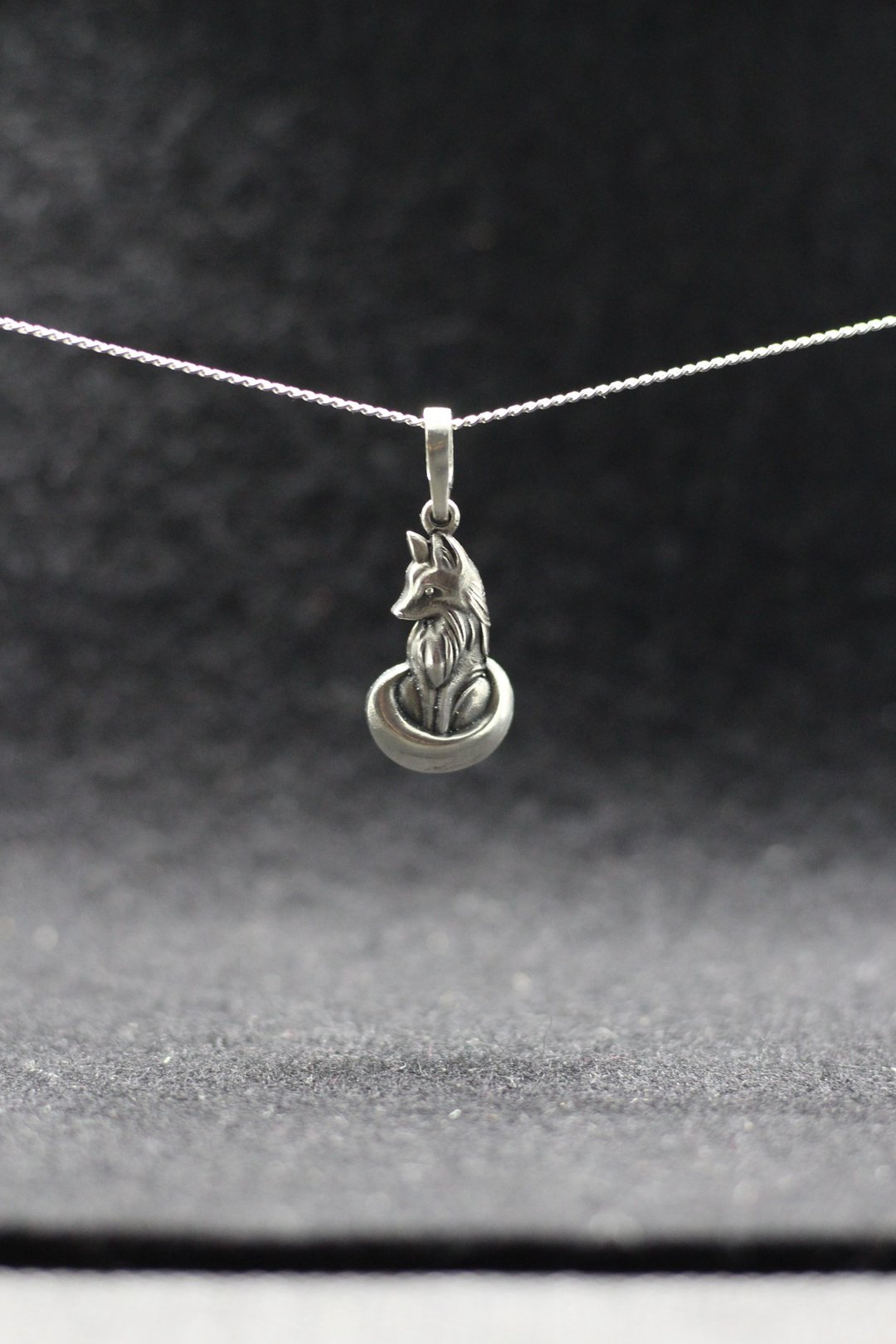 Small pretty fox pendant. Little fox animalistic metall pendant - 项链 - 其他材质 
