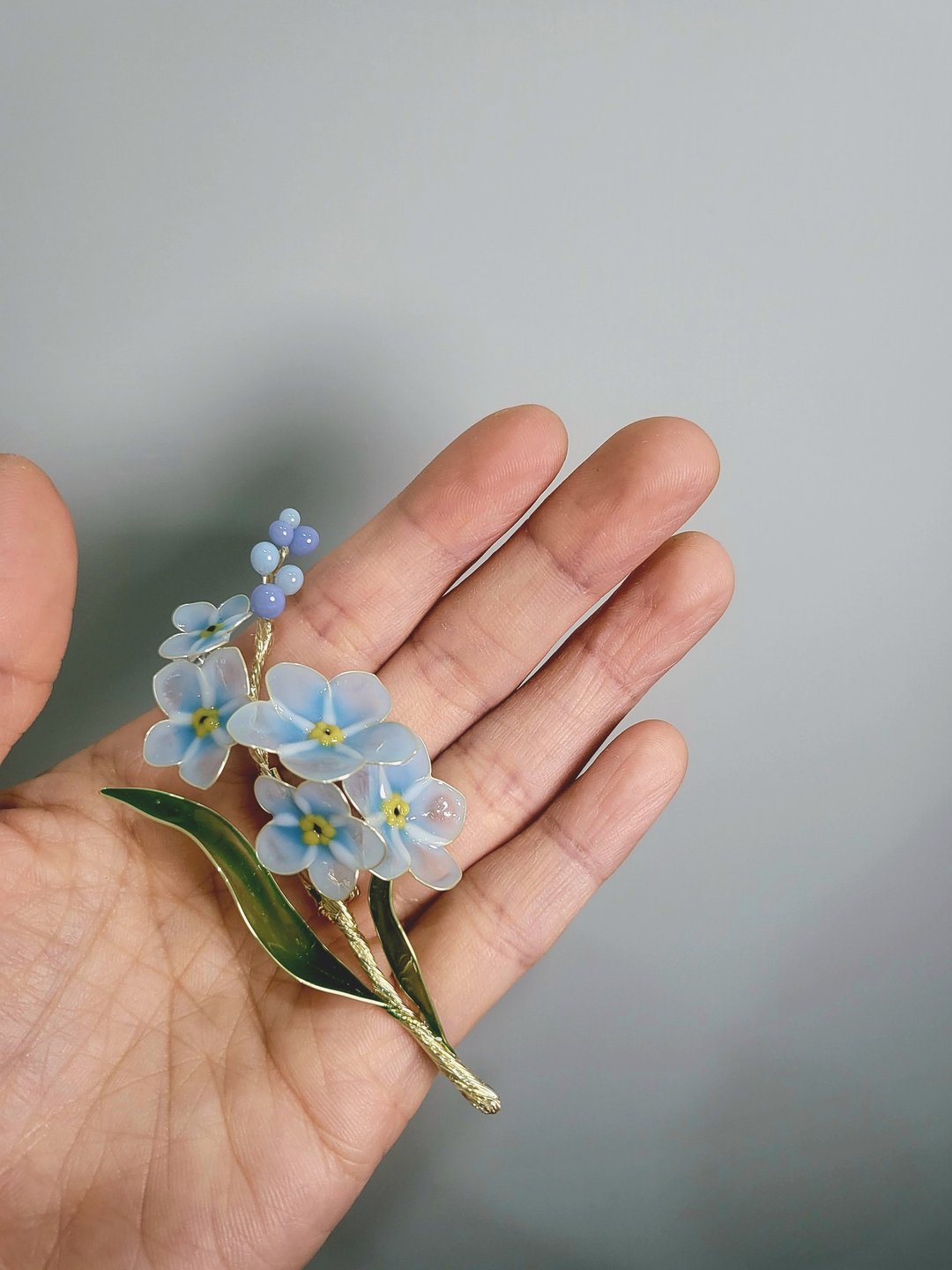 勿忘草 。胸针。沾浸艺术花。饰物。生日礼物 - 胸针 - 树脂 