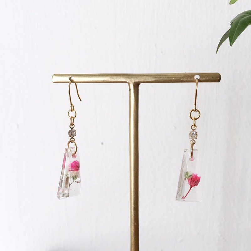 Swing earrings of babys breath 4 - 耳环/耳夹 - 其他材质 透明