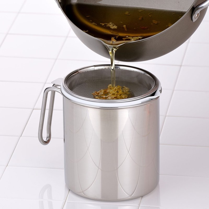 日本 下村工业 日本制不锈钢过滤式油壶0.6L - 厨房用具 - 不锈钢 灰色