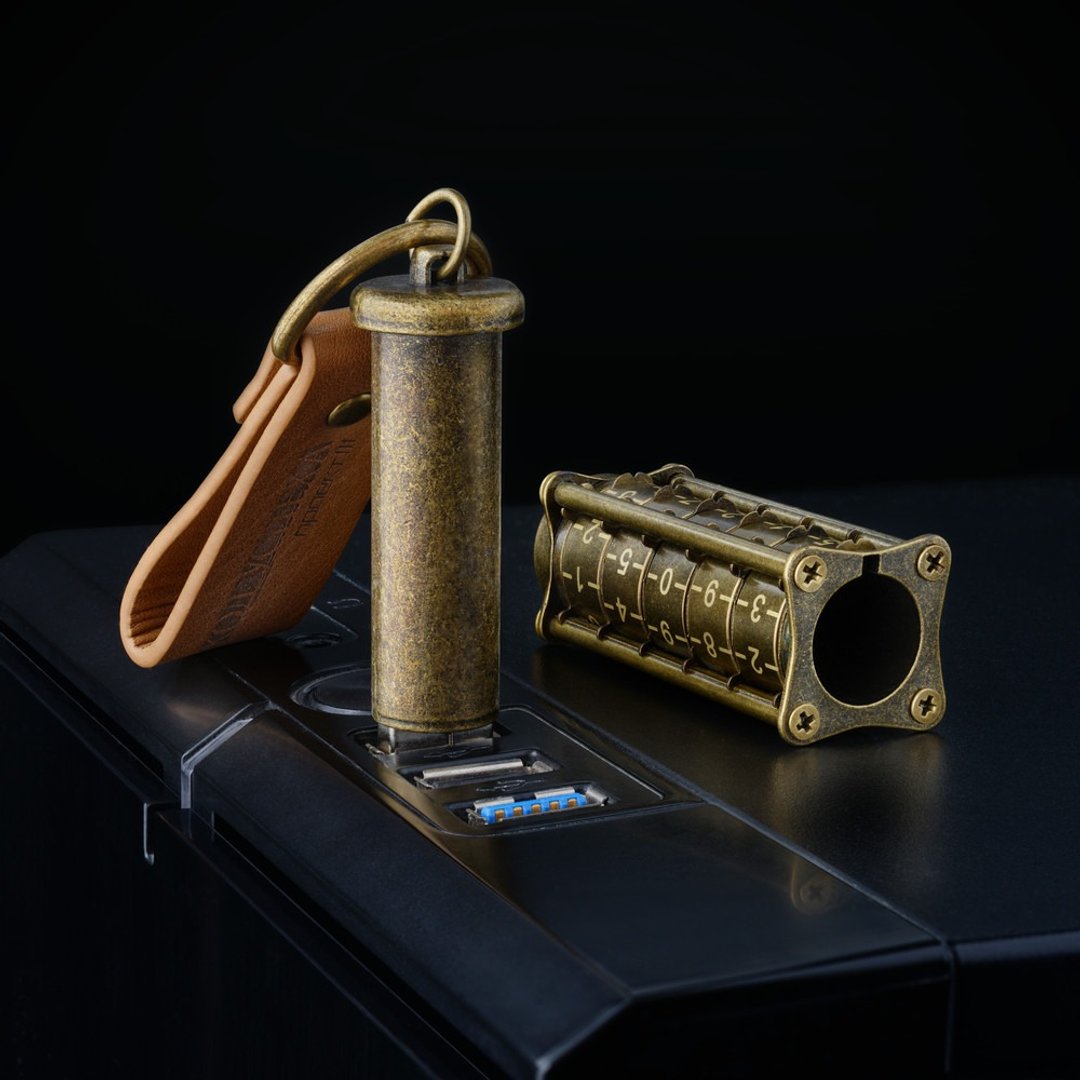 【初夏8折优惠】128GB 蒸汽朋克 Cryptex 密码随身碟 古铜金 - U盘 - 其他金属 金色