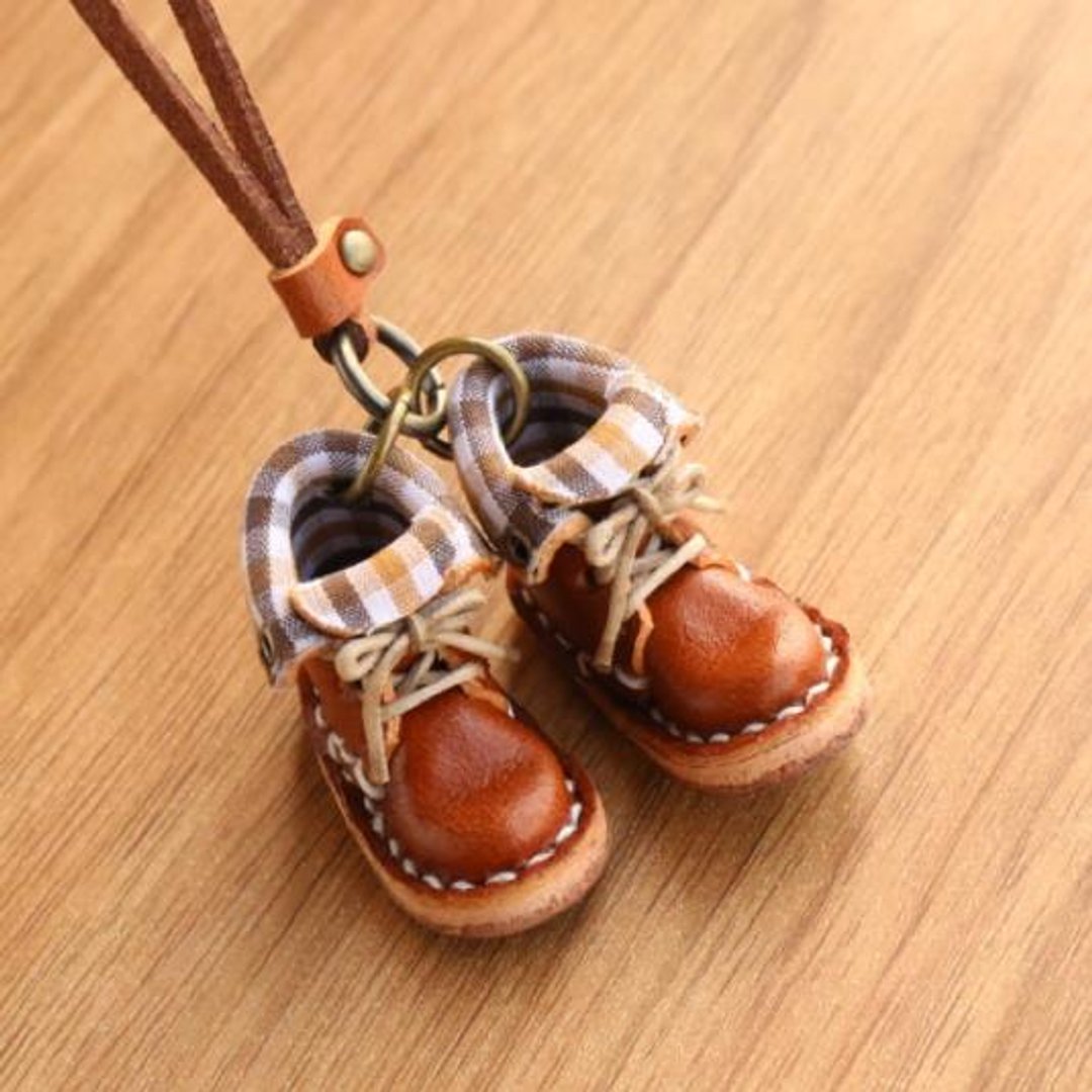 Necklace with small leather boots | Chocolate lining - 项链 - 真皮 咖啡色