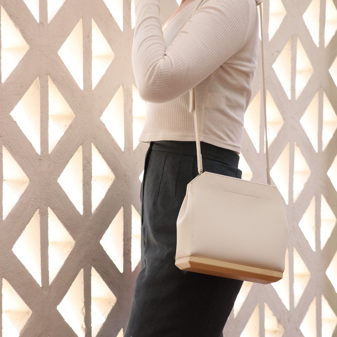 NG shoulder bag 单肩包 白色的 - 手提包/手提袋 - 人造皮革 白色