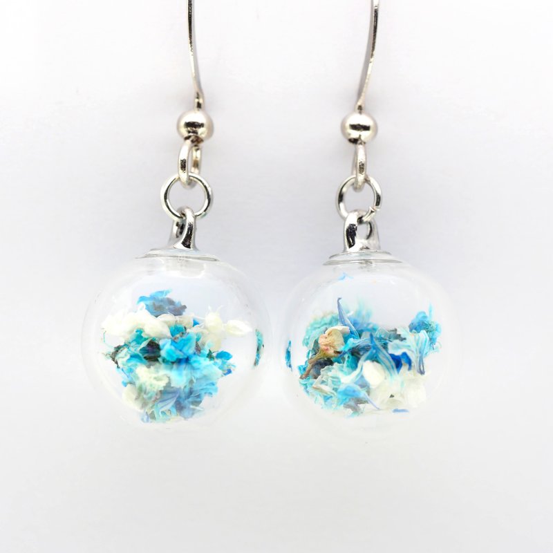 爱家作- OMYWAY 干花永生花玻璃球耳针耳环耳勾垂挂耳夹 1.2cm - 耳环/耳夹 - 玻璃 