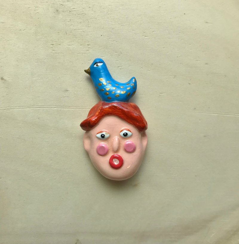 mini brooches - 形形色色的人 - Big Bird on My Head. ( 别针 ) - 胸针 - 粘土 多色