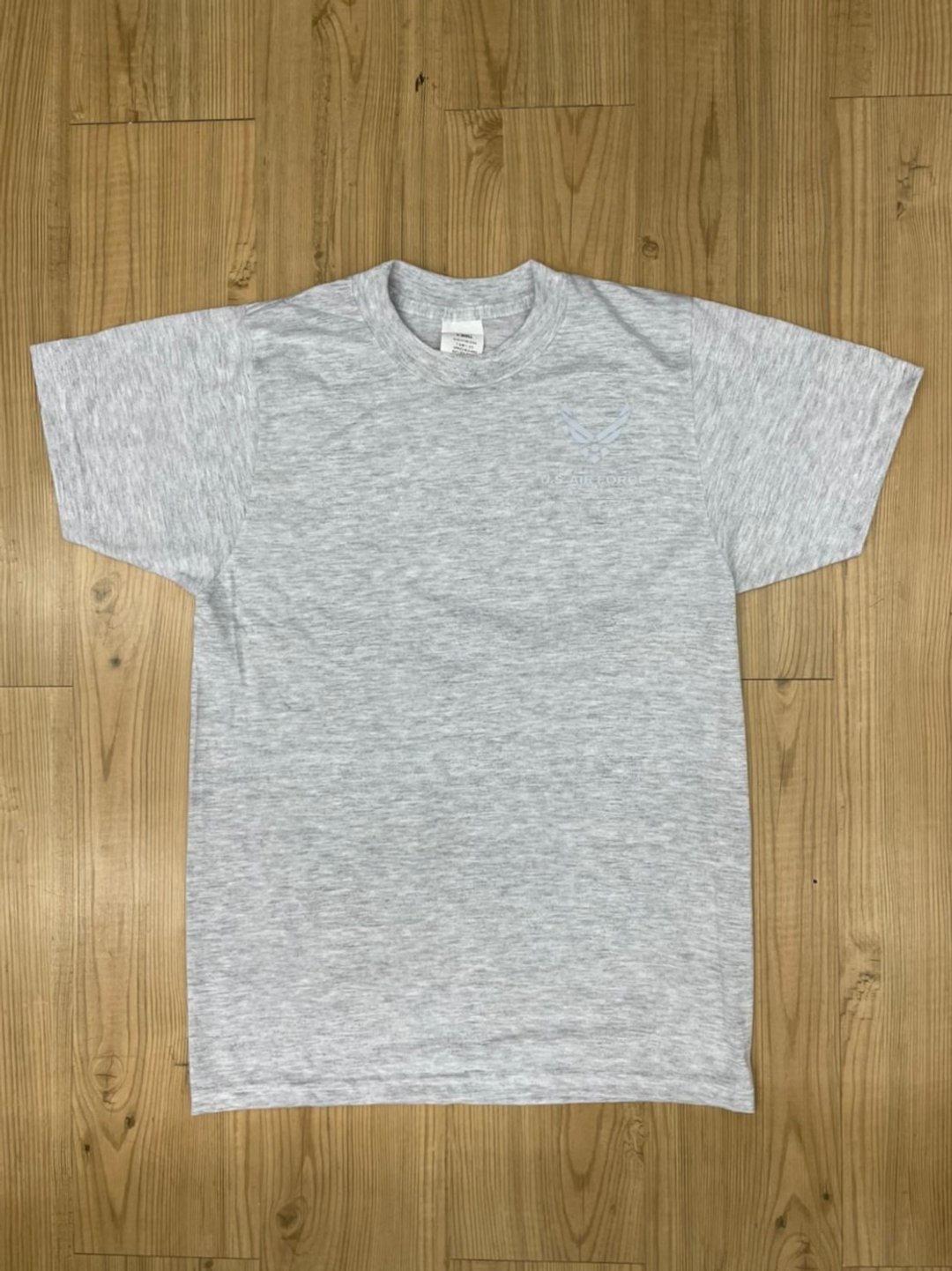 美军 空军 US AIR FORCE TEE 运动短t 灰色 黄色字 古着 二手 - 男装上衣/T 恤 - 棉．麻 灰色