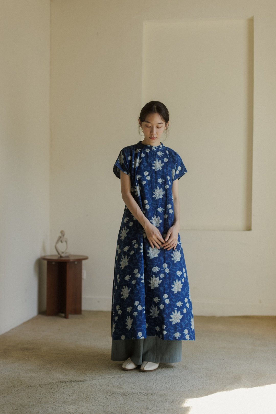 小领短袖后绑带长裤塔_蓝花 - 洋装/连衣裙 - 棉 蓝色