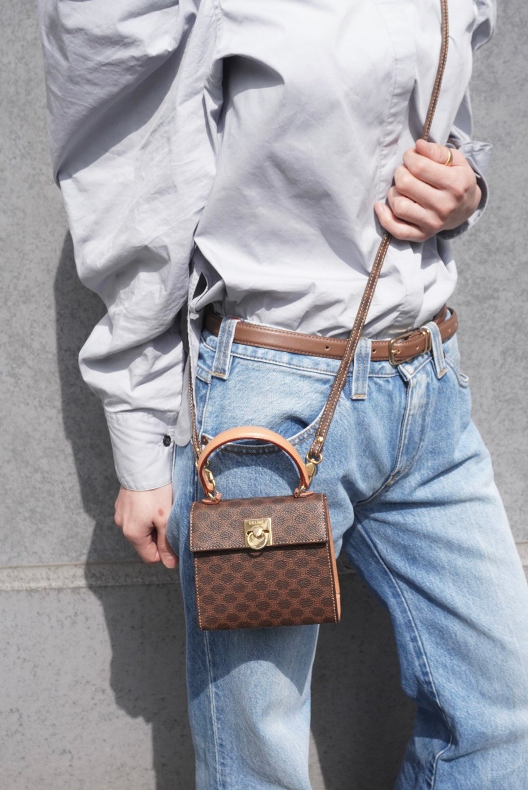 CELINE 经典老花 Macadam 迷你两用包 棕色皮革 Gancini 扣环 - 侧背包/斜挎包 - 防水材质 咖啡色