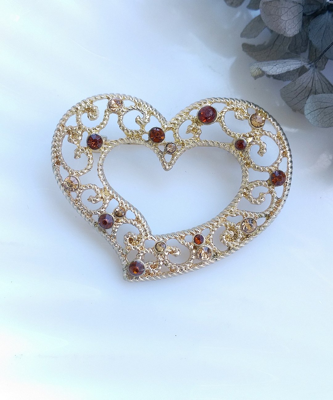 Vintage Jewelry 西洋古董饰品 浪漫 篓空爱心 别针 - 徽章/别针 - 其他金属 金色