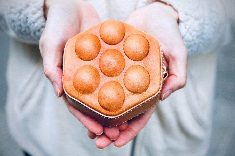 皮革鸡蛋仔袋(小) - 化妆包/杂物包 - 真皮 